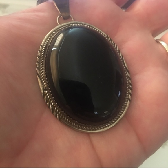 Vintage Native Sterling Signed Onyx Pendant Pendant Herringbone silver Chain - Picture 3 of 7